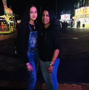 Meet your Posher, Damaris